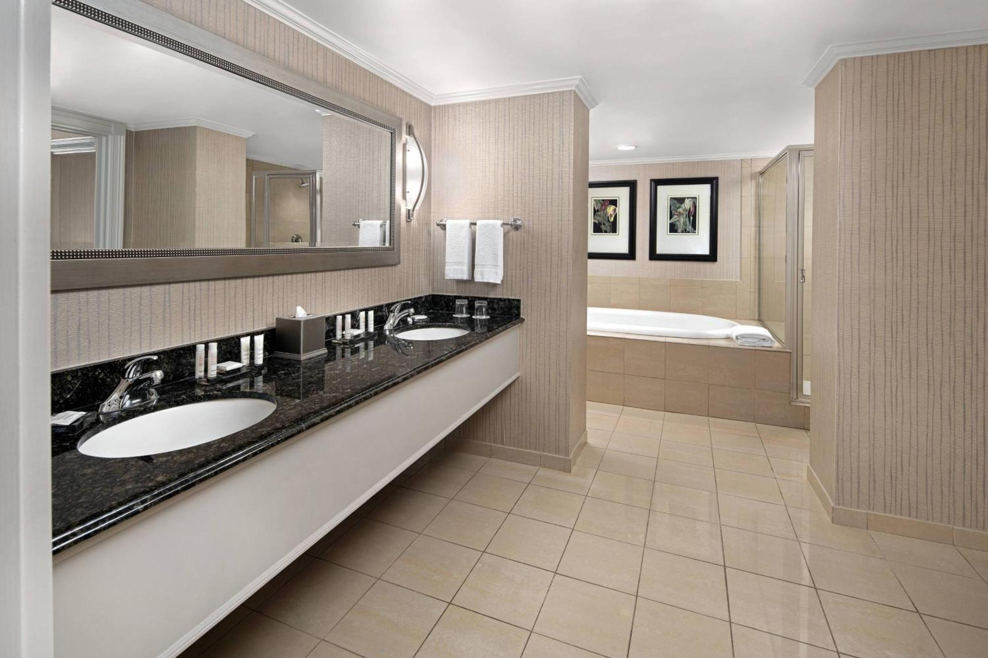 Spartanburg Marriott Bagian luar foto